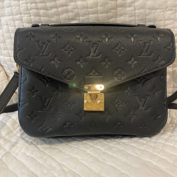 Louis Vuitton~ POCHETTE METIS~ Black - Picture 5 of 16